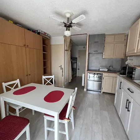 Apartment Proche Avec Parking Prive, Secteur Falaises - Fr-1-723-49 *